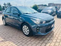 Usata Kia Rio 82 CV (60 kW) 2018 Blu Berlina
