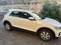 Usata VW T-Roc Life 110 CV (80 kW) 2023 Bianco SUV