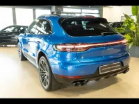 Usata Porsche Macan 245 CV (180 kW) 2019 Azzurro met. tetto nero SUV