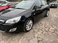 Usata Opel Astra Cosmo 140 CV (102 kW) 2010 Nero Berlina