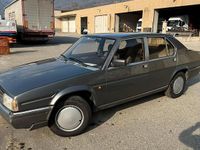 Usata Alfa Romeo 90 128 CV (94 kW) 1986 Grigio Berlina