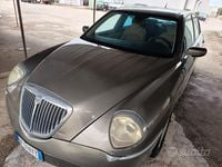 Usata Lancia Thesis 185 CV (136 kW) 2008 Beige Berlina