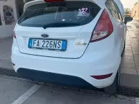 Usata Ford Fiesta 75 CV (55 kW) 2015 Bianco Utilitaria