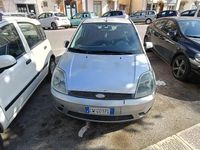 Usata Ford Fiesta 75 CV (55 kW) 2005 Grigio Utilitaria