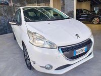 Usata Peugeot 208 Allure 68 CV (50 kW) 2014 Bianco Utilitaria