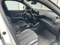 Usata Peugeot 2008 GT-line 131 CV (96 kW) 2020 Bianco SUV