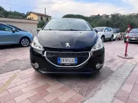 Usata Peugeot 208 Allure 68 CV (50 kW) 2014 Nero Utilitaria