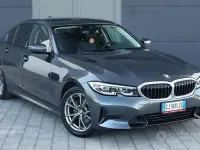 Usata BMW 318 Efficient Dynamics 150 CV (110 kW) 2022 Grigio metallizzato Berlina