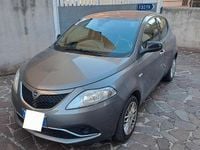 Usata Lancia Ypsilon 69 CV (50 kW) 2016 Grigio Utilitaria