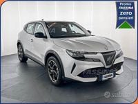 Usata Alfa Romeo Junior 114 kW (156 CV) 2025 Beige SUV
