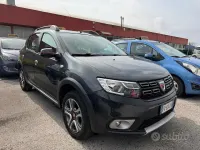 Usata Dacia Sandero Comfort 95 CV (69 kW) 2019 Grigio Berlina