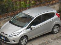 Usata Ford Fiesta 82 CV (60 kW) 2009 Grigio Utilitaria