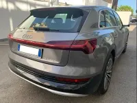 Usata Audi e-tron Ambiente 300 kW (408 CV) 2020 Grigio SUV