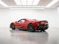 Usata Ferrari SF90 780 CV (573 kW) 2023 Rosso portofino Cabrio