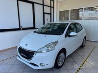 Usata Peugeot 208 Active 82 CV (60 kW) 2014 Bianco Utilitaria