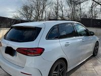 Usata Mercedes B180 Premium 136 CV (100 kW) 2022 Bianco Monovolume