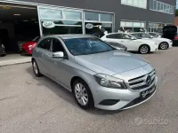 Usata Mercedes A180 122 CV (89 kW) 2013 Grigio Utilitaria