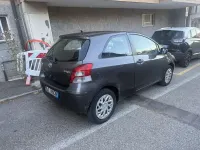 Usata Toyota Yaris 69 CV (50 kW) 2010 Grigio Utilitaria