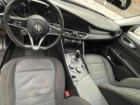 Usata Alfa Romeo Giulia 150 CV (110 kW) 2016 Rosso Berlina