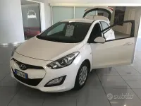 Usata Hyundai i30 Classic 97 CV (71 kW) 2014 Bianco Berlina