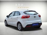 Usata Kia Rio EX 90 CV (66 kW) 2012 Bianco Berlina