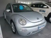 Usata VW New Beetle 105 CV (77 kW) 2006 Grigio Utilitaria