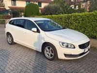 Usata Volvo V60 120 CV (88 kW) 2017 Bianco Station wagon