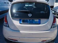 Usata Lancia Ypsilon Silver 69 CV (50 kW) 2016 Beige Utilitaria