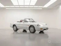 Usata Alfa Romeo Spider 122 CV (89 kW) 1990 Bianco Cabrio