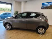 Usata Lancia Ypsilon Silver 69 CV (50 kW) 2017 Grigio Utilitaria