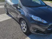 Usata Ford Fiesta 95 CV (69 kW) 2016 Grigio Utilitaria
