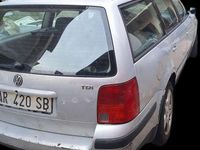 Usata VW Passat 110 CV (80 kW) 1998 Grigio Station wagon