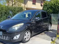 Usata Renault Grand Scénic II 110 CV (80 kW) 2009 Nero Monovolume