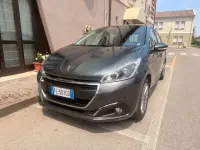 Usata Peugeot 208 Allure 82 CV (60 kW) 2017 Grigio Utilitaria