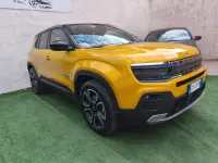Usata Jeep Avenger 61 kW (84 CV) 2023 Oro SUV