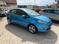 Usata Ford Fiesta Business Edition 82 CV (60 kW) 2012 Blu Berlina