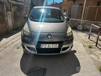 Usata Renault Scénic III 110 CV (80 kW) 2012 Grigio Monovolume