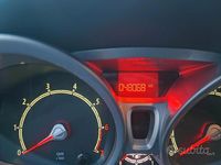 Usata Ford Fiesta Titanium 92 CV (67 kW) 2009 Viola Utilitaria