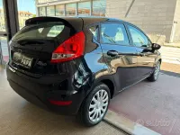 Usata Ford Fiesta 60 CV (44 kW) 2012 Nero Berlina