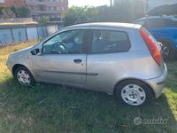Usata Fiat Punto 80 CV (58 kW) 2001 Grigio Berlina