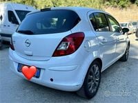 Usata Opel Corsa Edition 85 CV (62 kW) 2010 Bianco Utilitaria