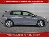 Usata VW Golf VIII Life 116 CV (85 kW) 2023 Argento Utilitaria