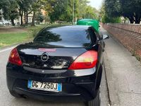 Usata Opel Tigra 69 CV (50 kW) 2007 Nero Cabrio