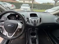 Usata Ford Fiesta Business Edition 97 CV (71 kW) 2011 Bianco Utilitaria