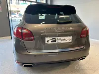 Usata Porsche Cayenne 245 CV (180 kW) 2013 Grigio SUV
