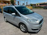 Usata Ford Tourneo Courier Titanium 75 CV (55 kW) 2015 Grigio Monovolume