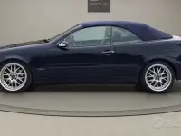 Usata Mercedes CLK320 218 CV (160 kW) 2001 Blu Cabrio