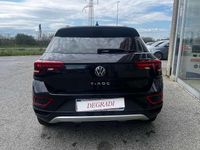 Usata VW T-Roc Life 110 CV (80 kW) 2022 Nero SUV