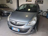 Usata Opel Corsa Edition 85 CV (62 kW) 2013 Grigio Berlina