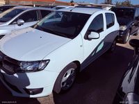 Usata Dacia Sandero Lauréate 75 CV (55 kW) 2015 Bianco Berlina